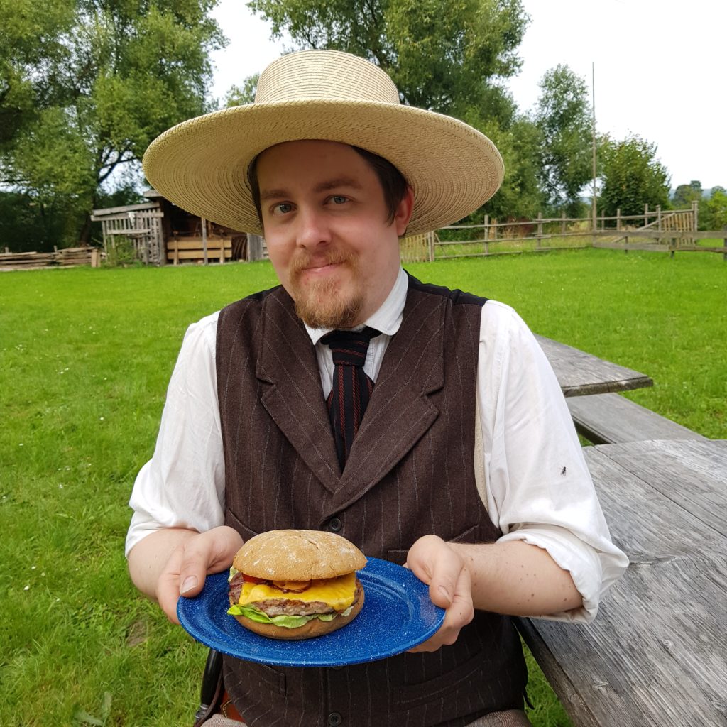 Authentic Camp 2021 - Cowboy with hamburger