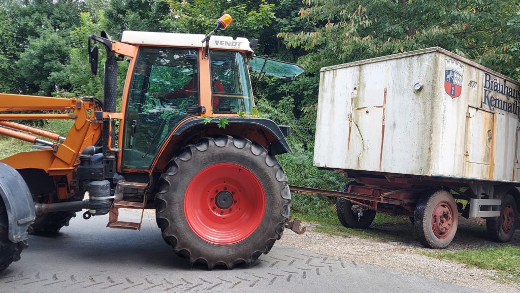 TRP-Rückblick 2021: Abtransport des alten Getränkewagen